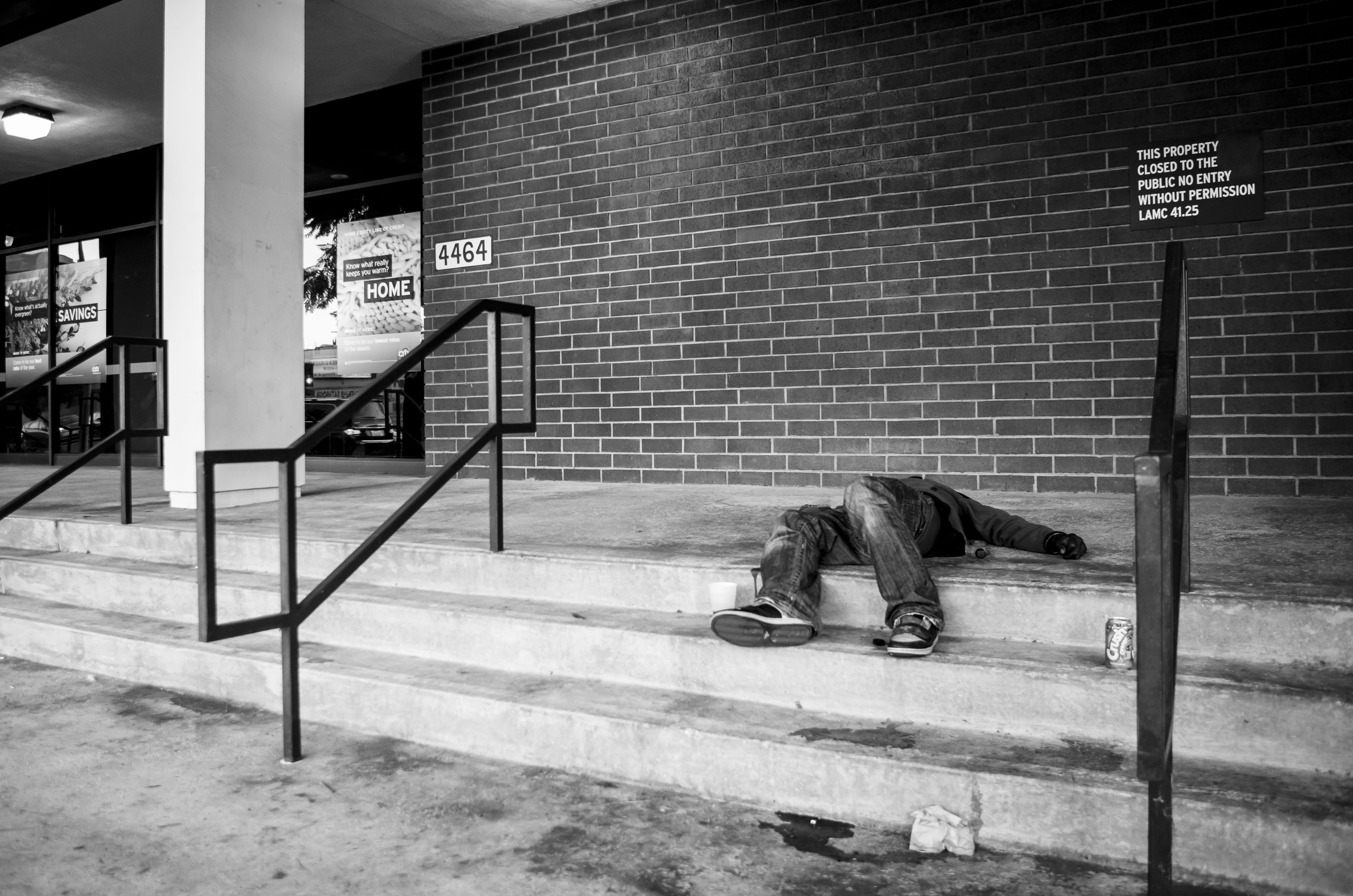 Homeless_LA-bw-2017-canon.jpg