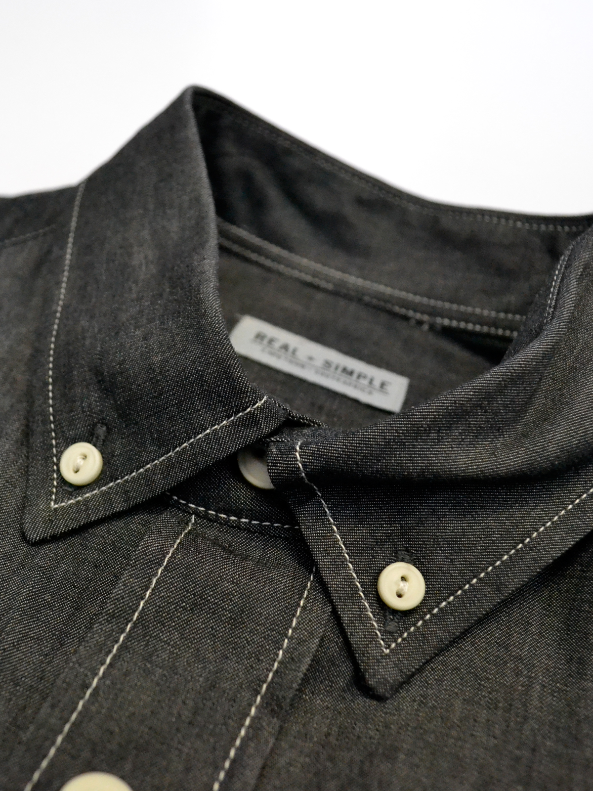 Shirt_Grey_Detail_2.png
