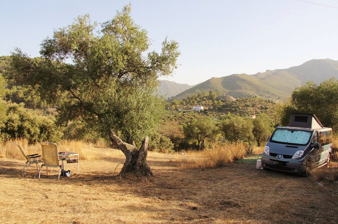 camper met uitzicht op Buhdah berg. 50.jpg