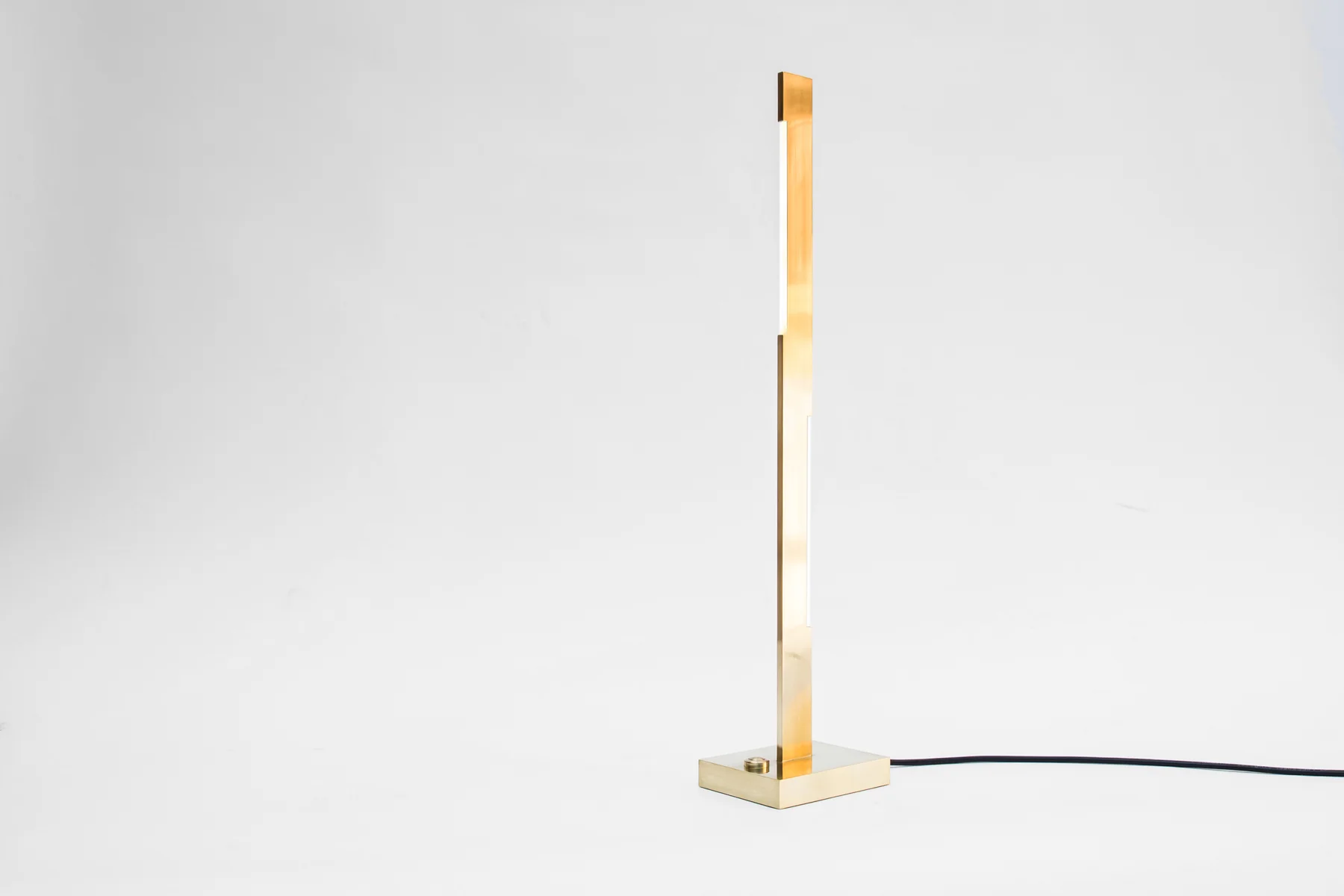 Line_04_table_lamp_DIM_atelier_4.jpg