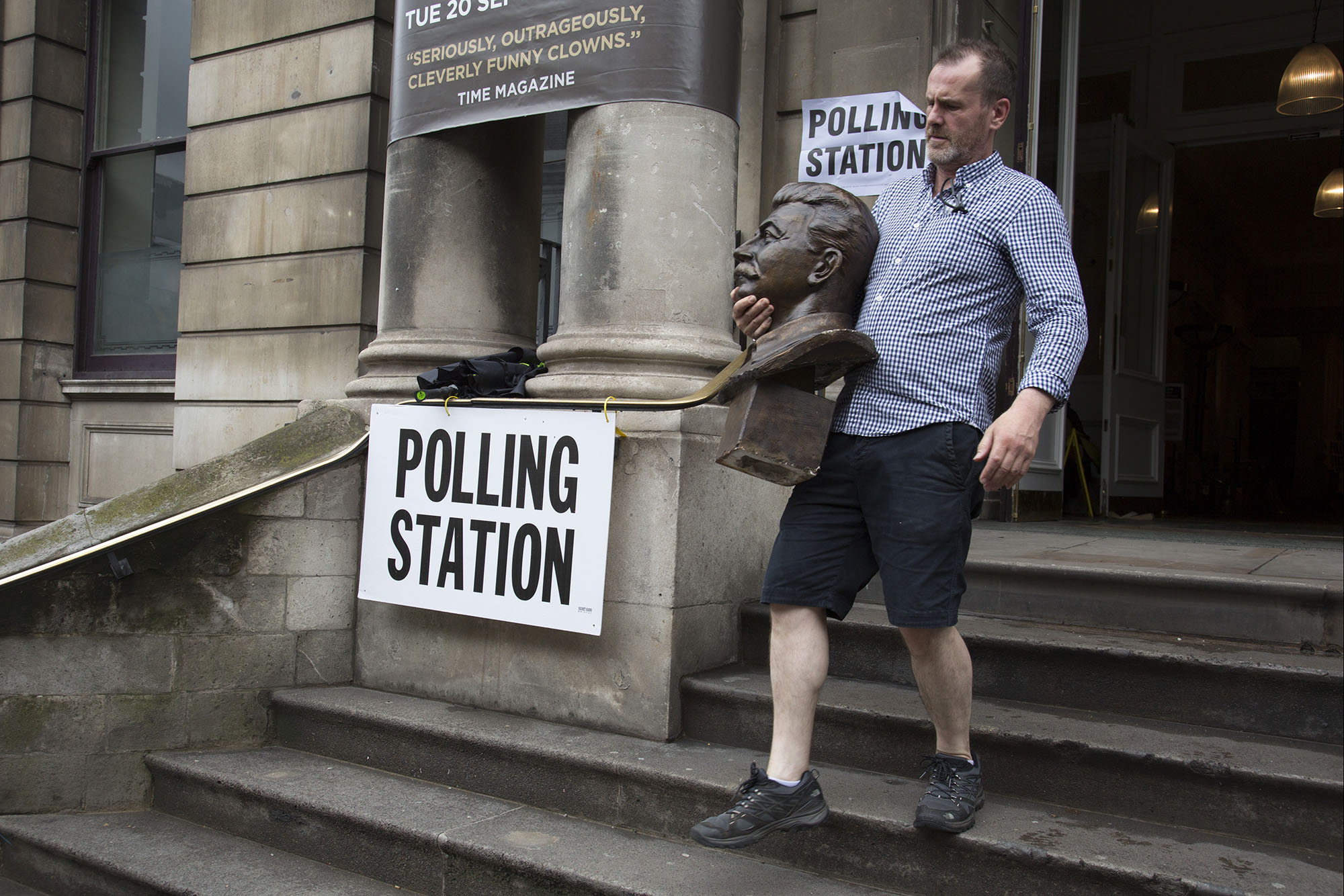  Workman removes the head of Joseph Stalin at Shoreditch Town Hall during the EU Referendum polling day on June 23rd 2016. 