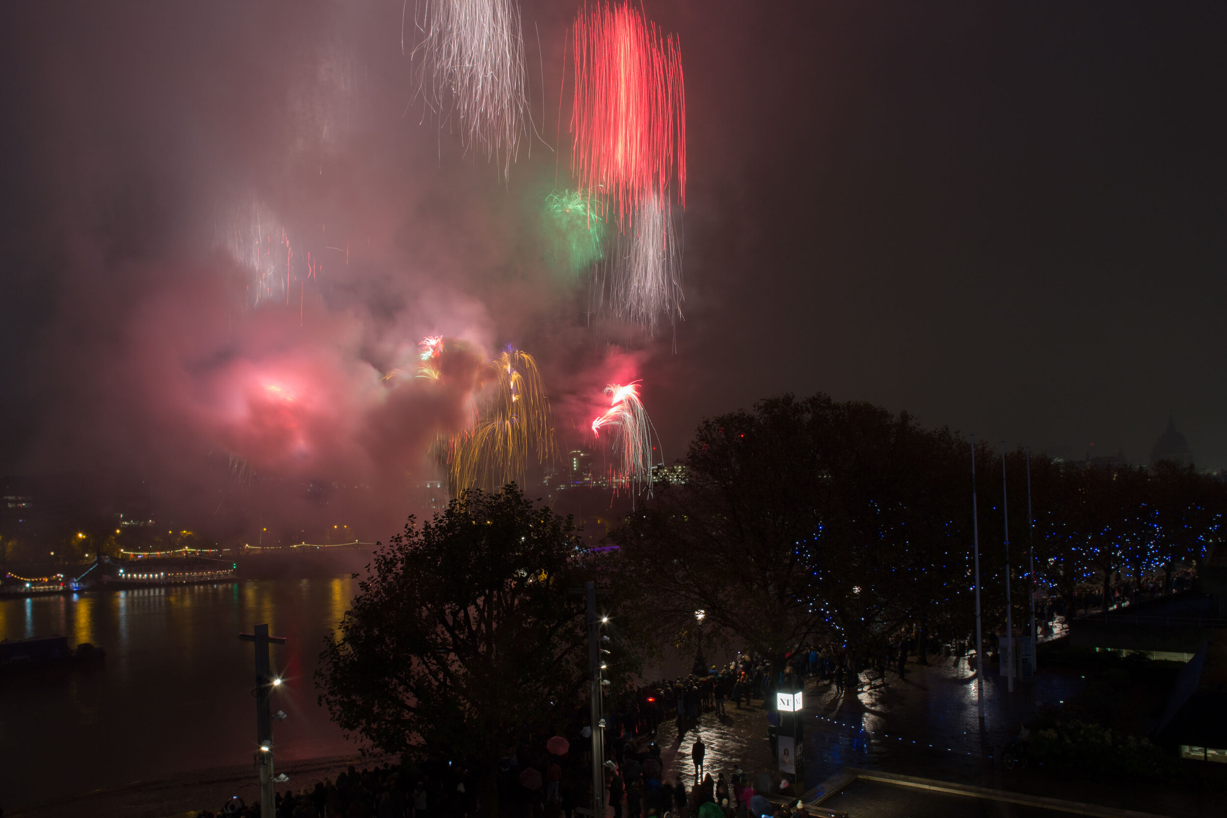 20161112_lord mayors show fireworks_014.jpg