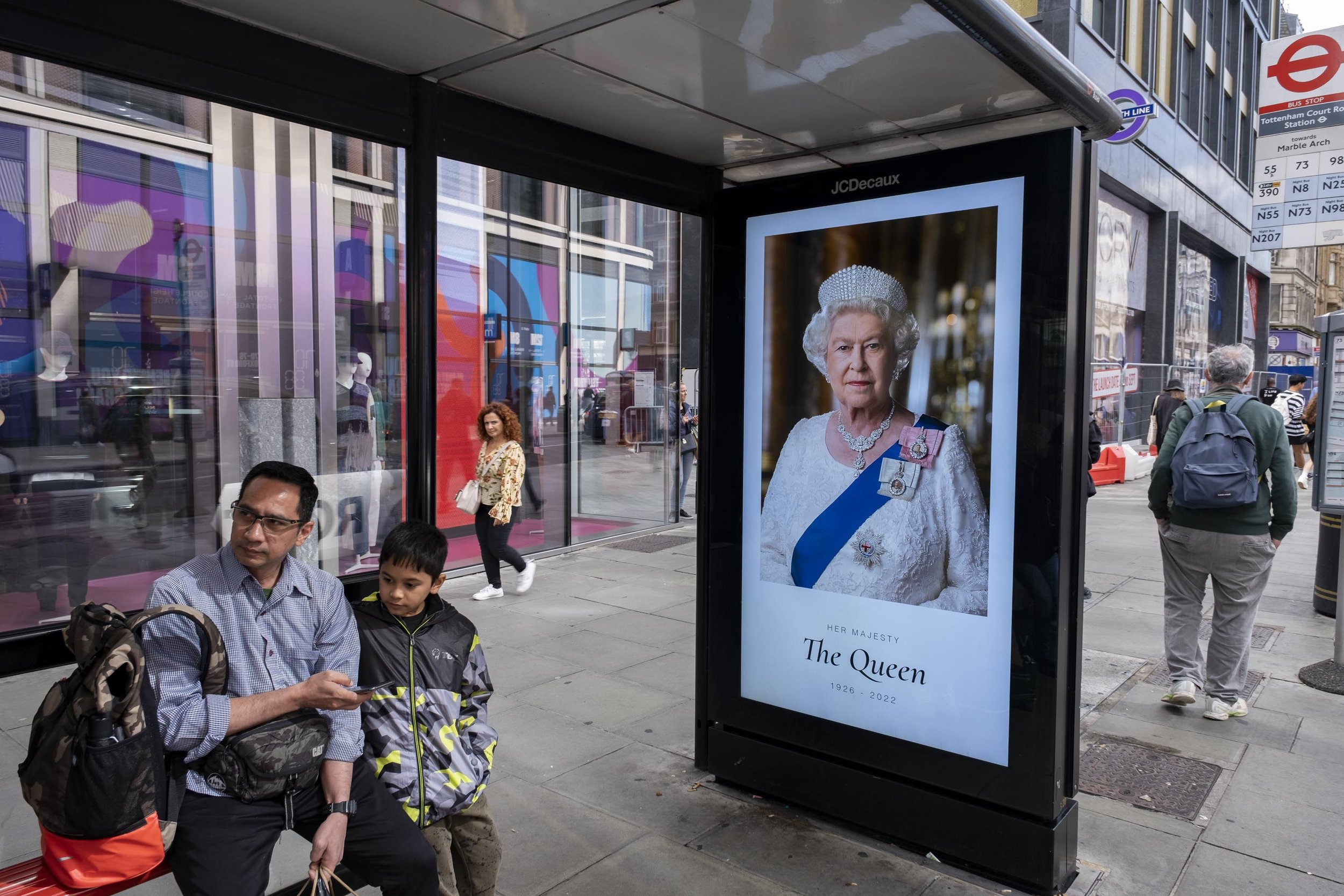  Advertising suspended, an image of the Queen is placed on bus stops. 