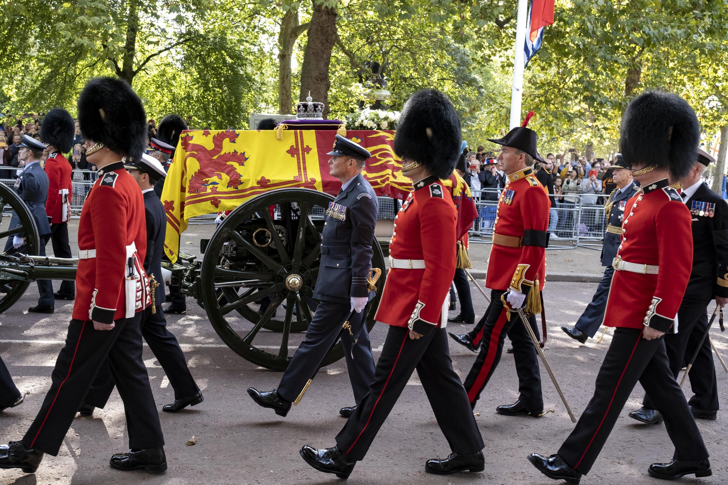  Coffin is transferred from Buckingham Palace to Westminster Hall by gun carriage. 