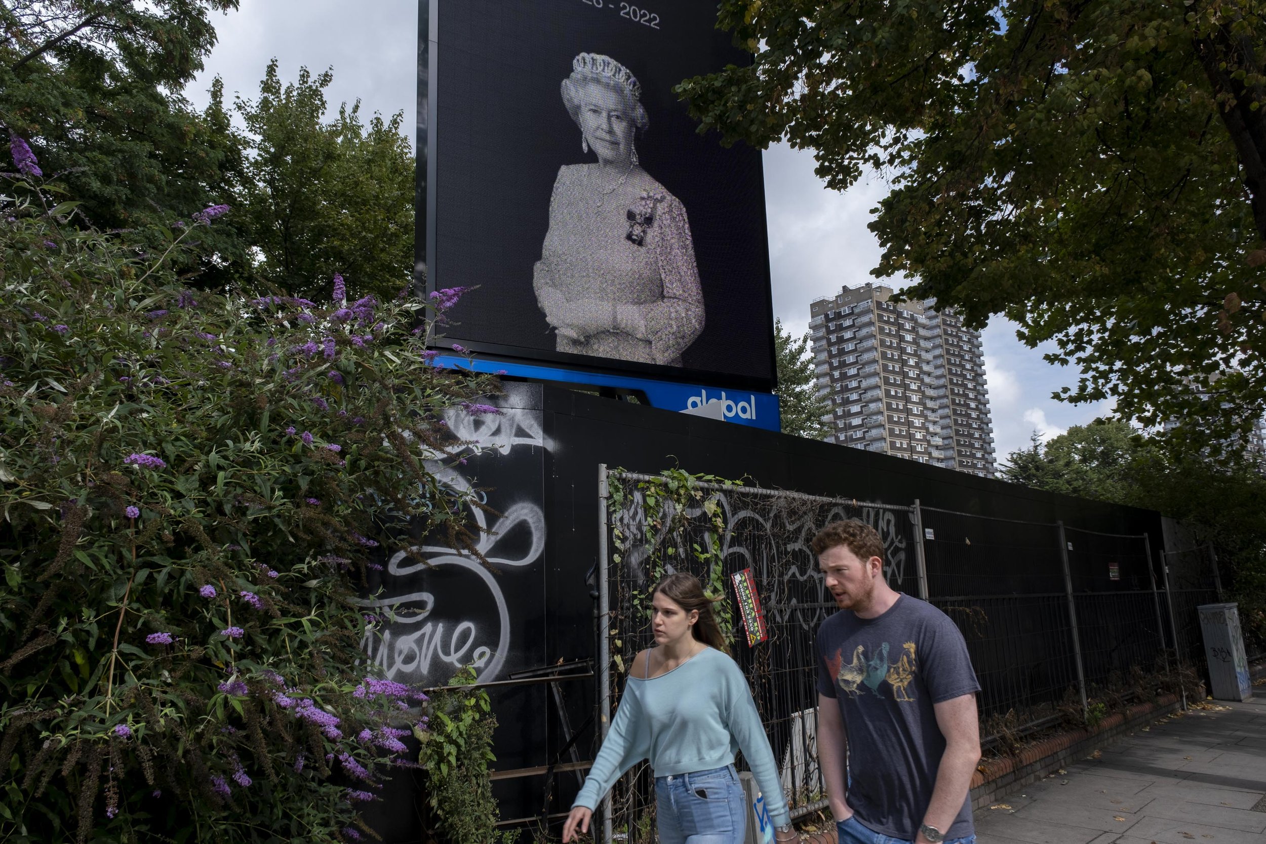  Advertising suspended, an image of the Queen is placed on billboards. 