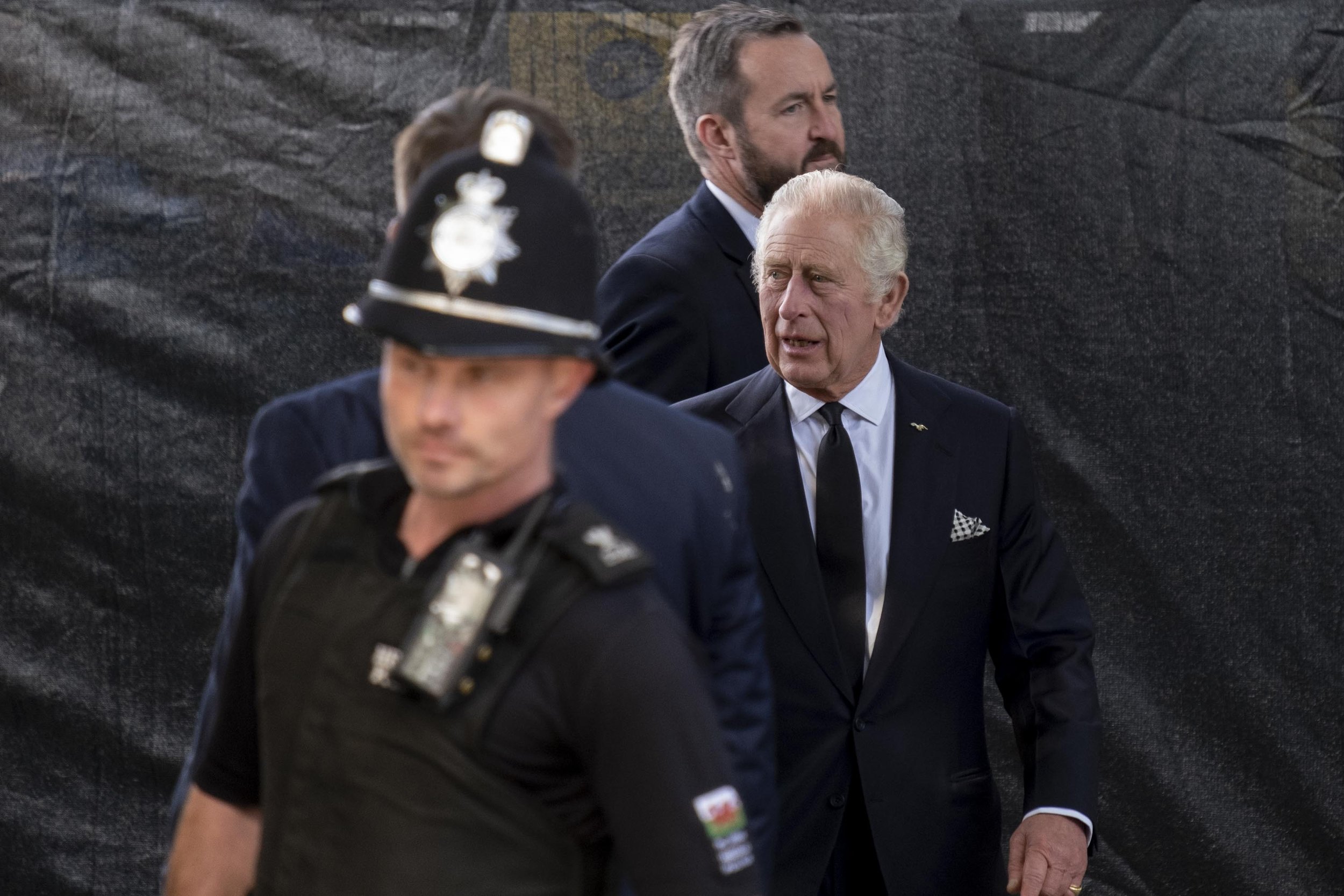  King Charles III leaves an impromptu visit to see people queuing up to see the Queen lying in state. 