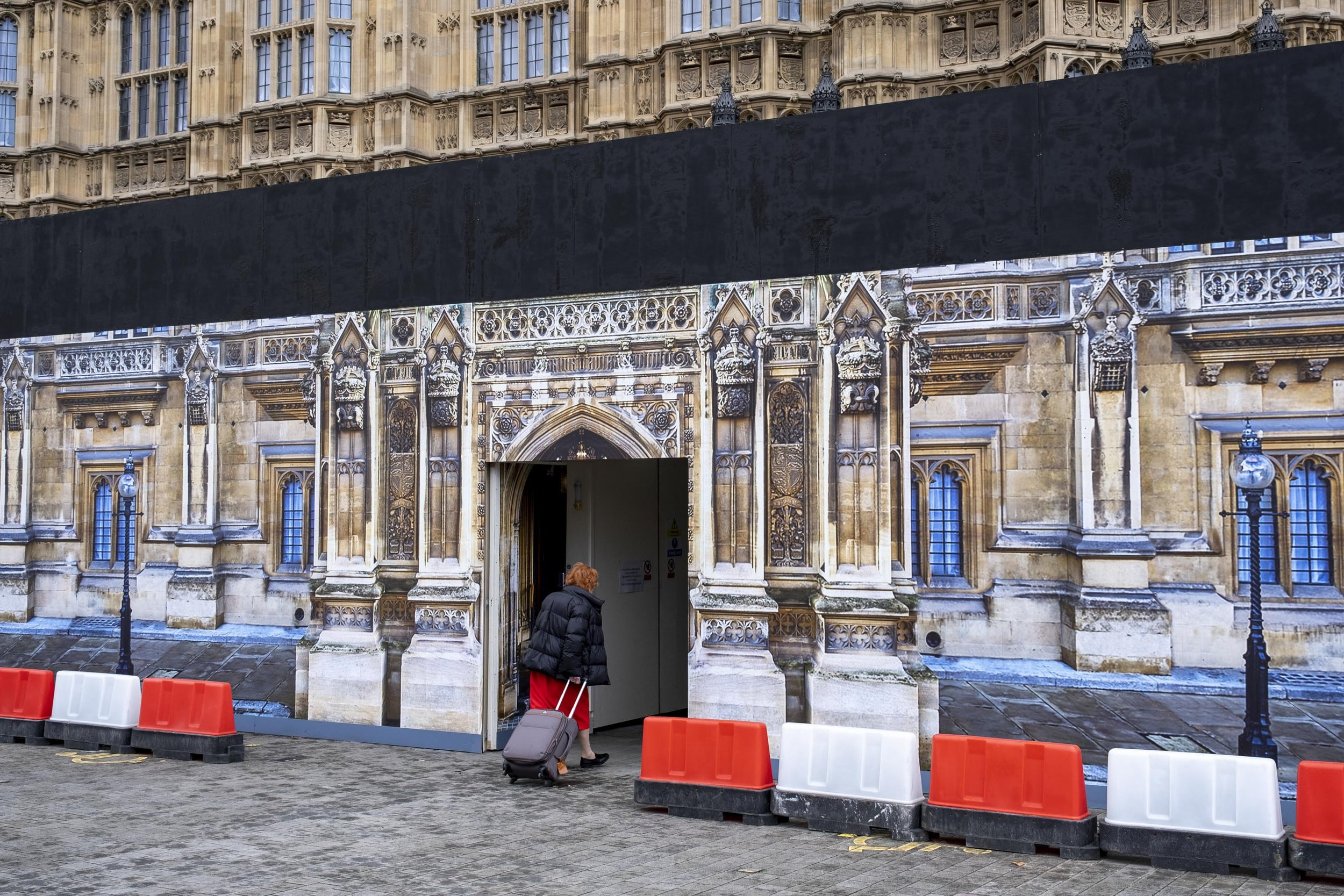 20230424_parliament hoarding_004.jpg