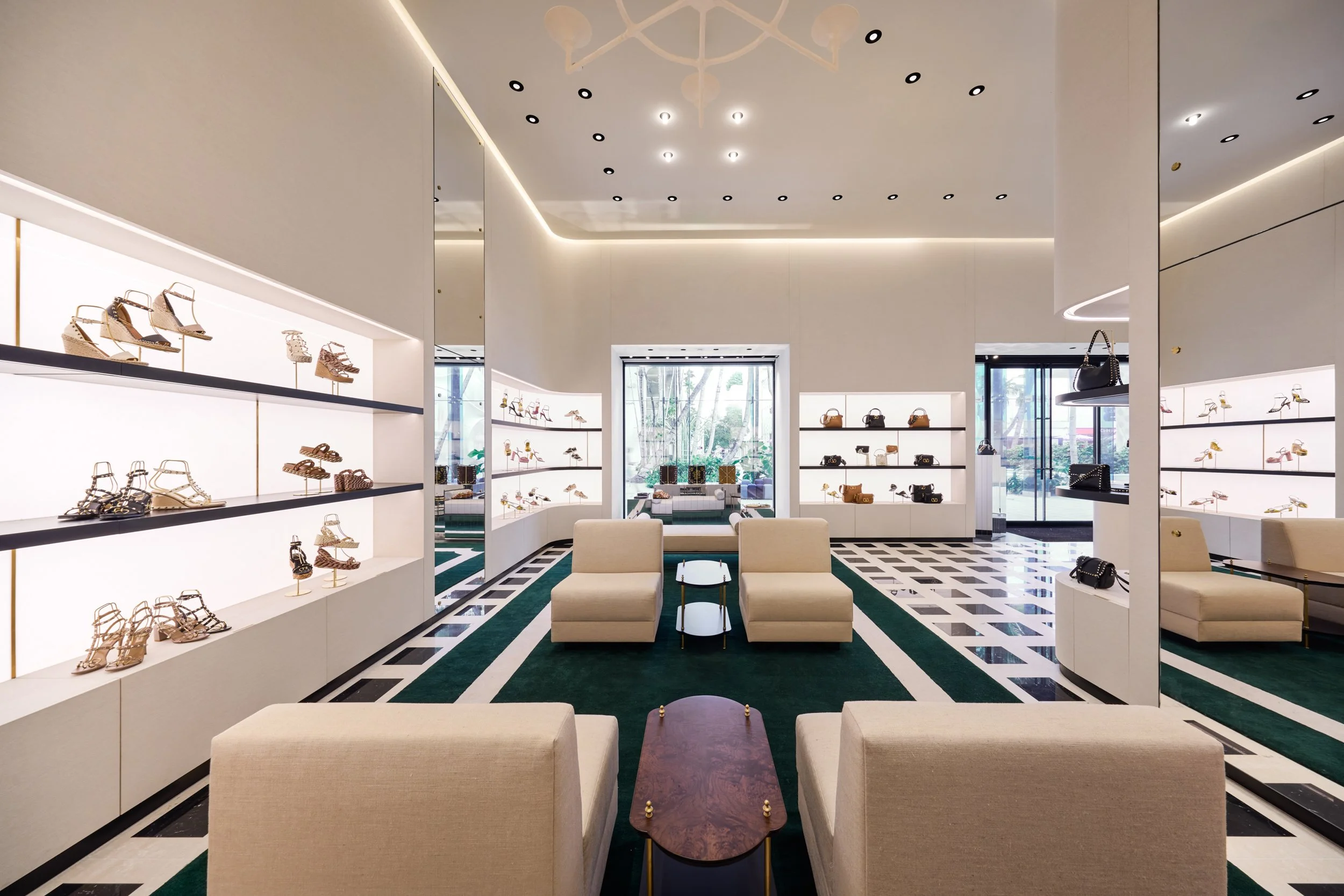     VALENTINO  Miami Design District      