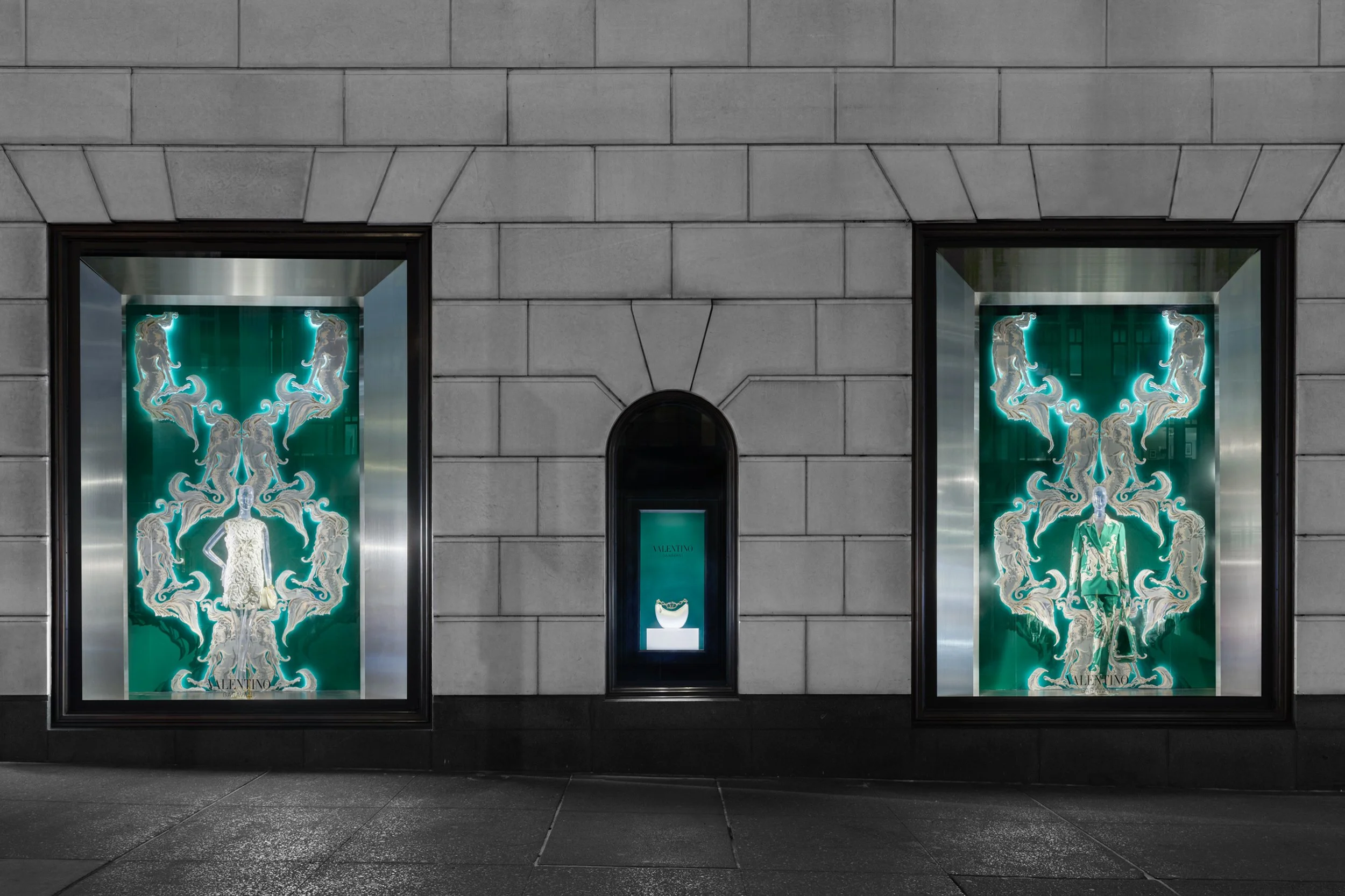     BERGDORF GOODMAN Valentino Window Displays  Fifth Avenue, New York      