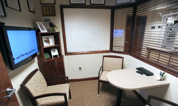 CONSULTATION ROOM.jpg