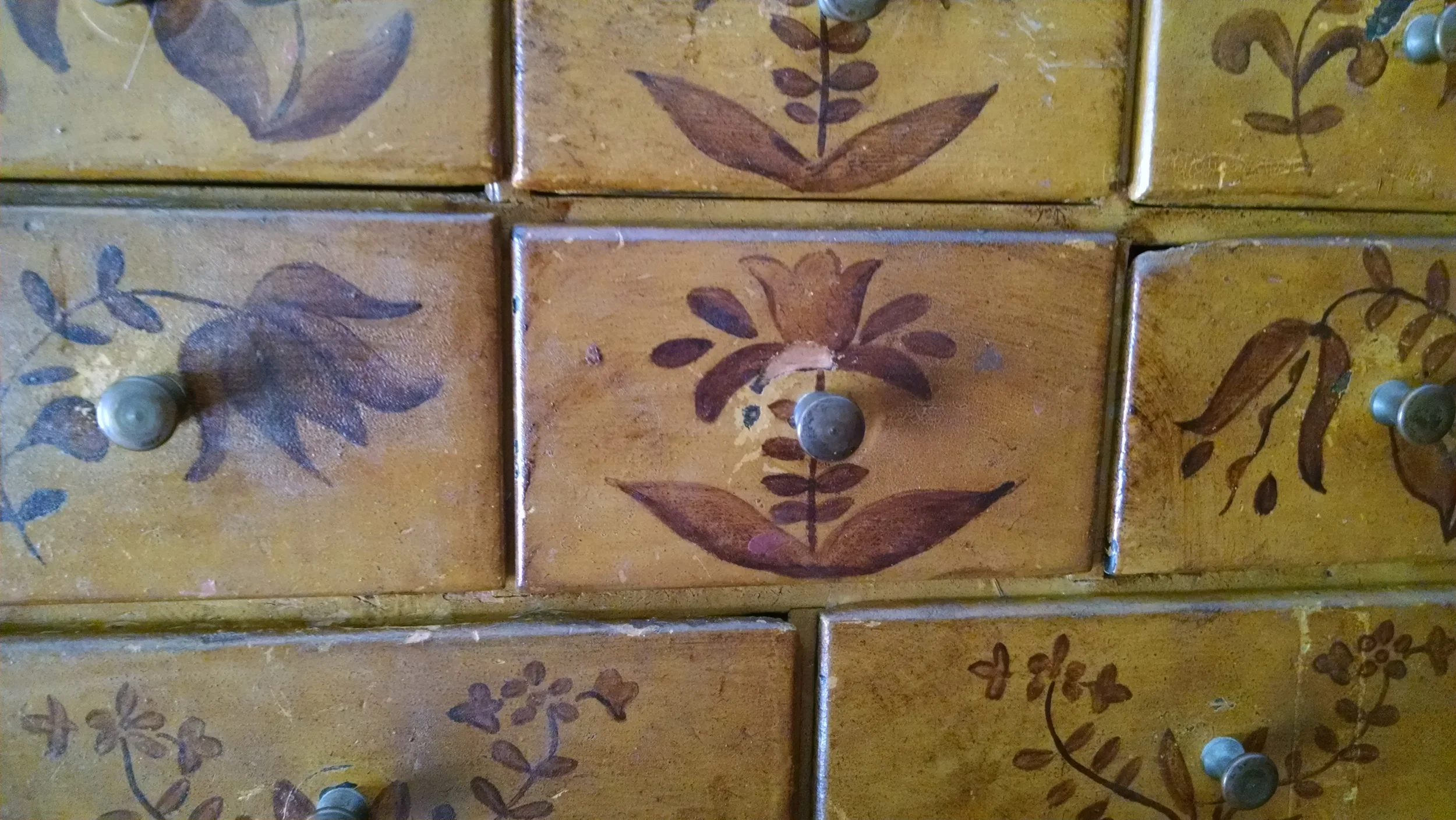 Close up view of excellent paint decoration