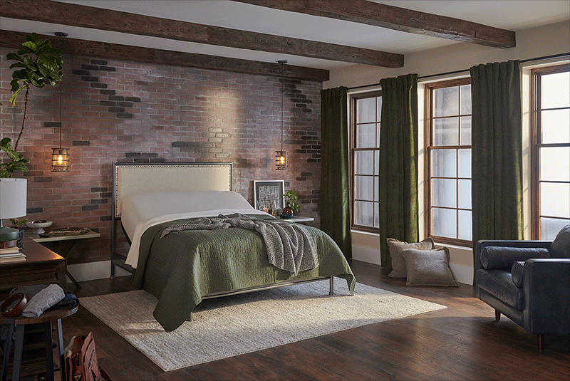 S&F_LuxEstateTT_Queen_StyledRoom_Flat_ThreeQuarter_Feb2022.gif