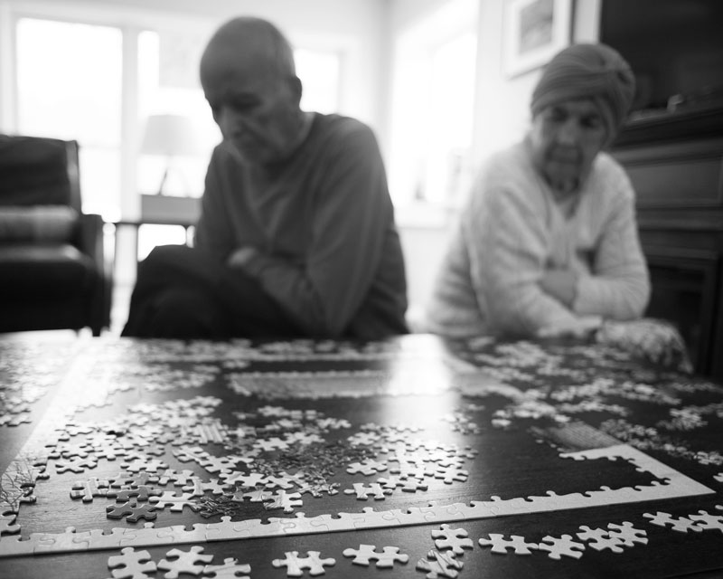  Puzzles above 500 pieces confuse him. 