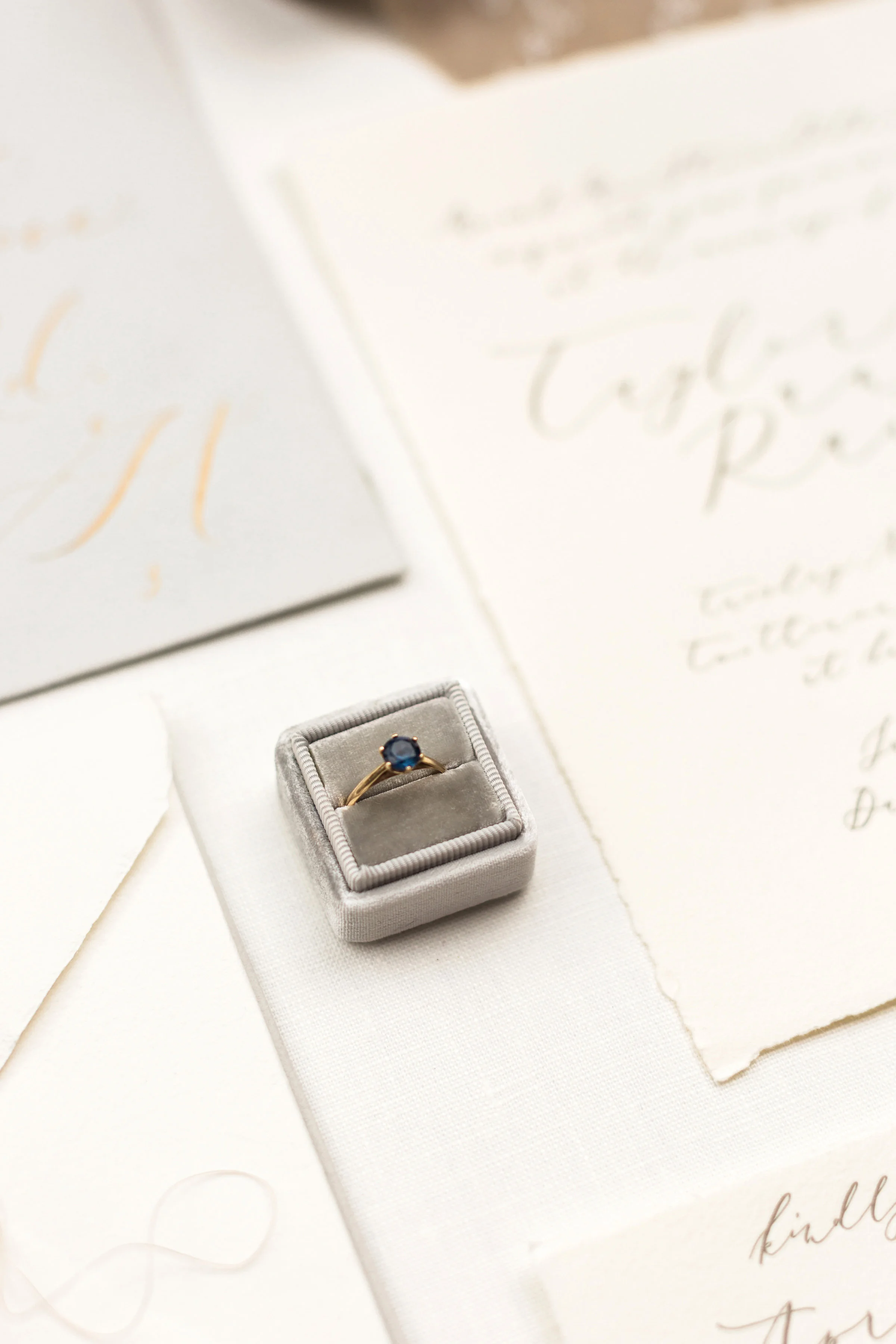 Taylor&RaingeElopement_RusticWhite_009.jpg