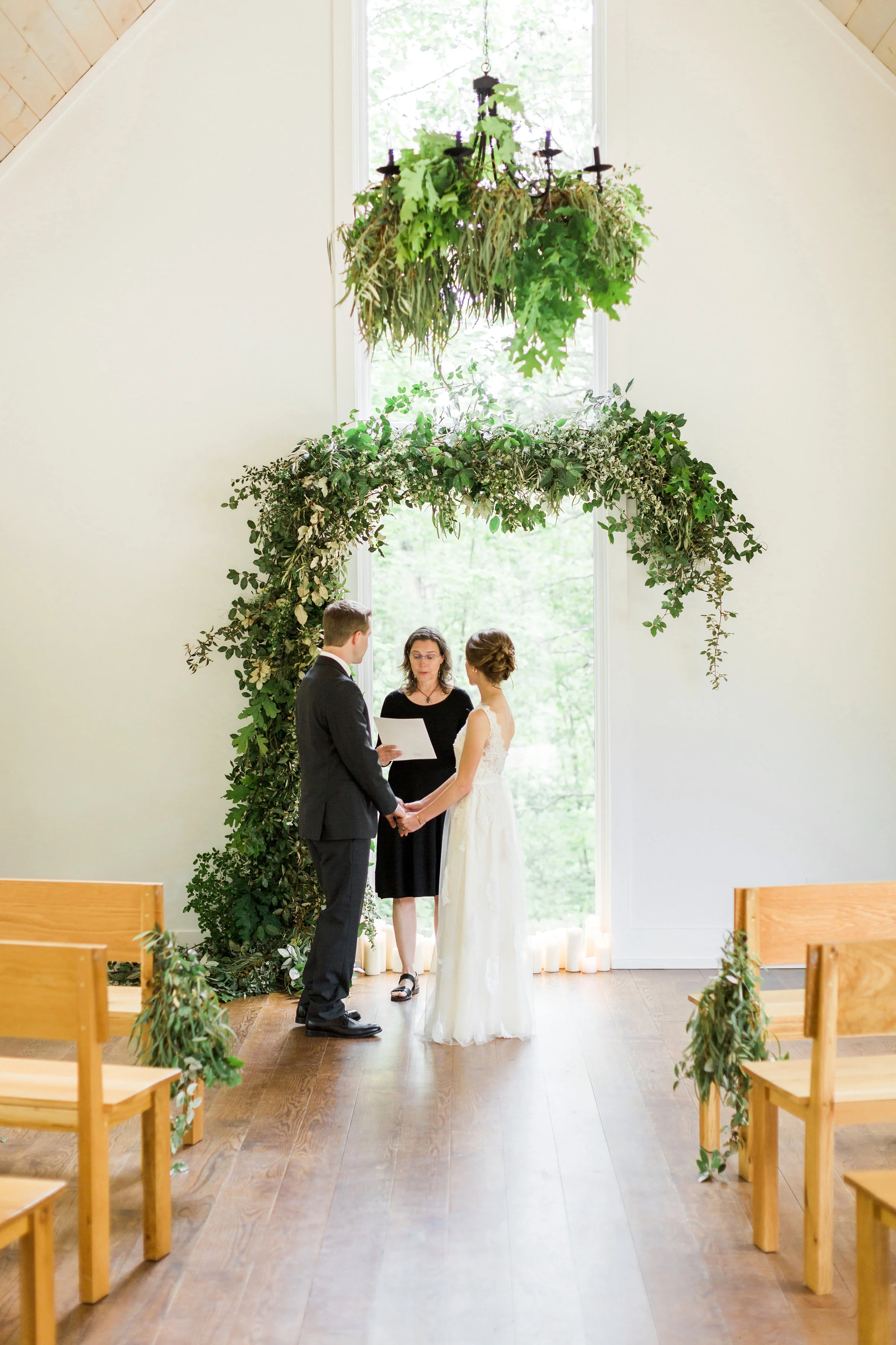 Taylor&RaingeElopement_RusticWhite_078.jpg