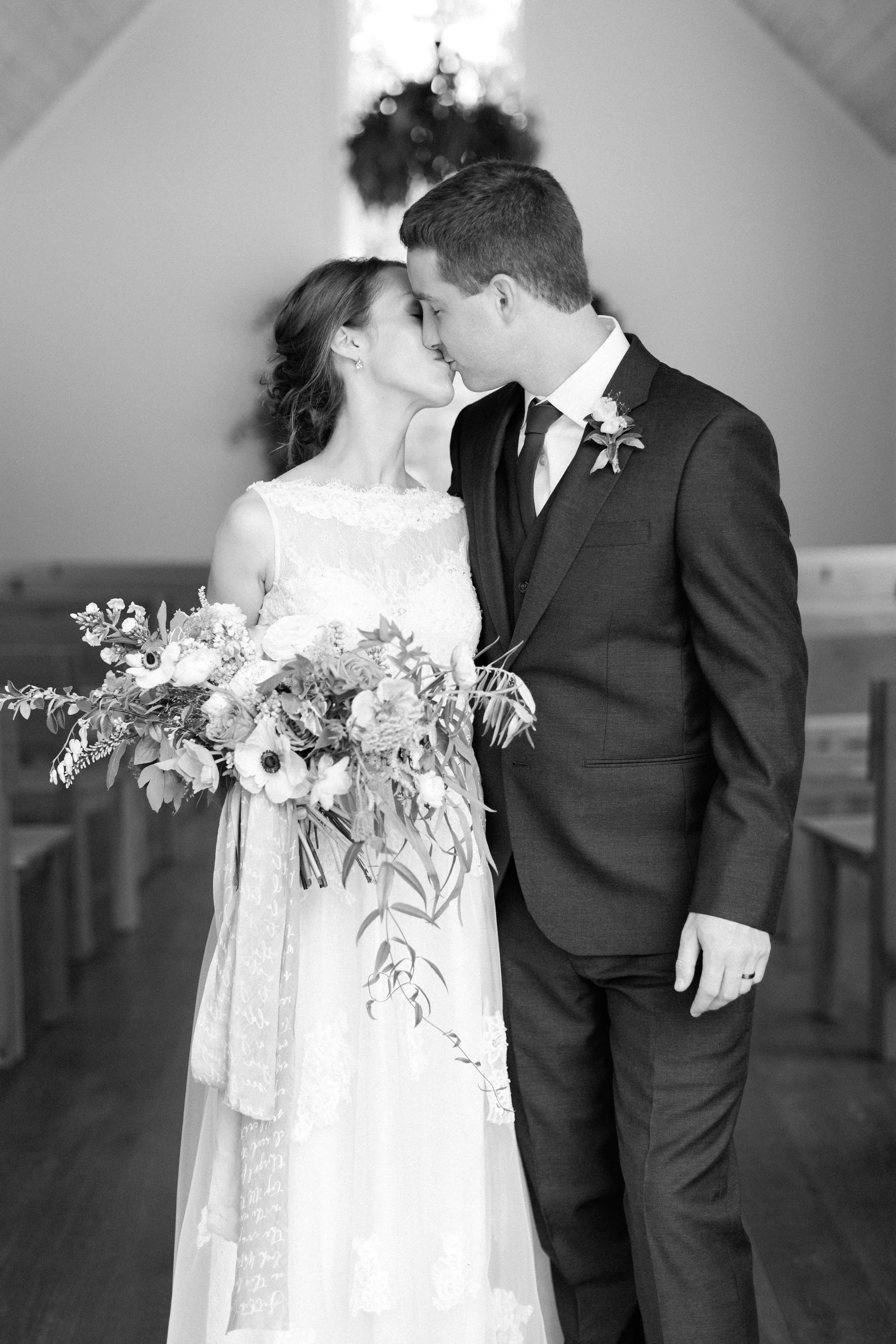 Taylor&RaingeElopement_RusticWhite_118.jpg