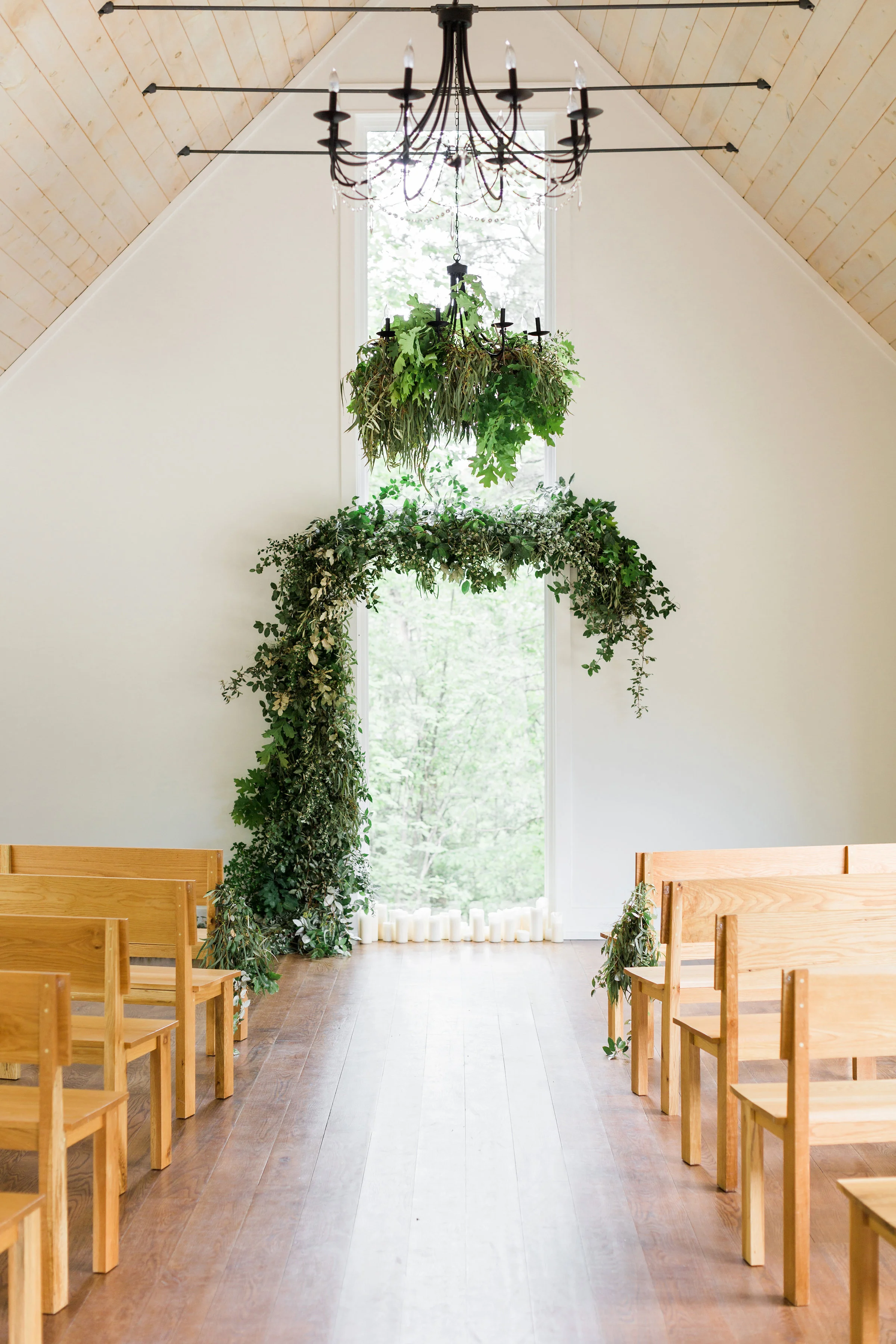 Taylor&RaingeElopement_RusticWhite_002.jpg