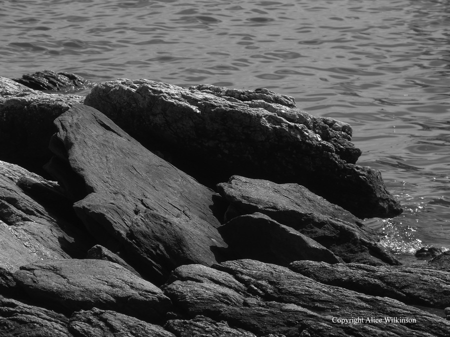  rocks and the sea 