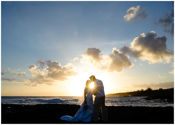 kiss starburst kauai wedding south rocky shoreline