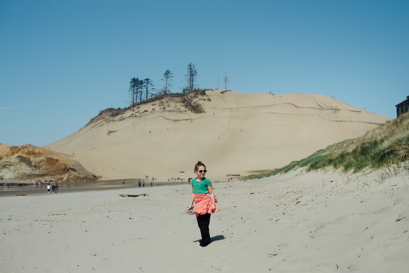 cape-kiwanda-oregon-beach-family-004.jpg