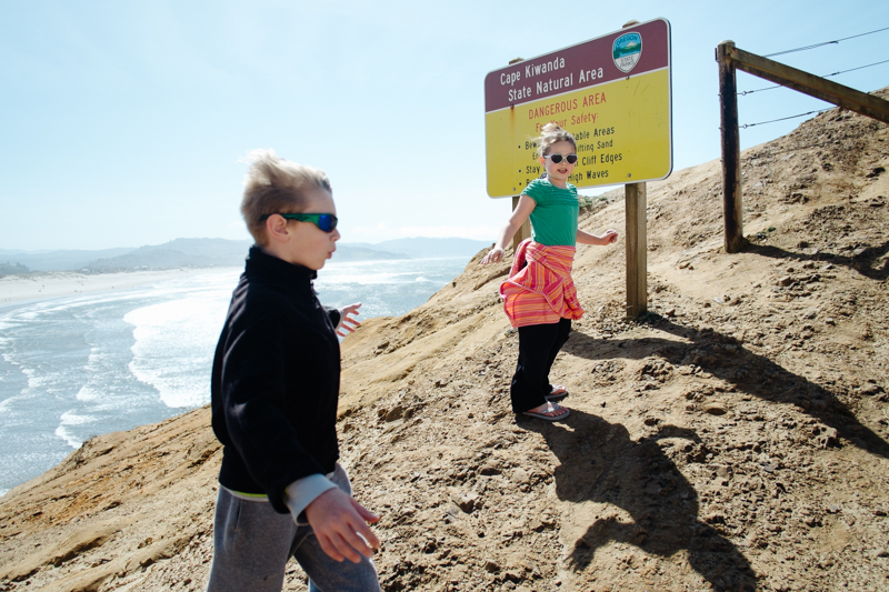 cape-kiwanda-oregon-beach-family-006.jpg