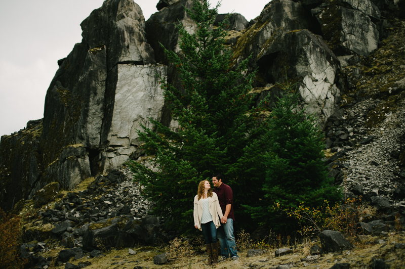 columbia-gorge-engagement-session-009.jpg