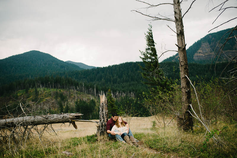 columbia-gorge-engagement-session-011.jpg