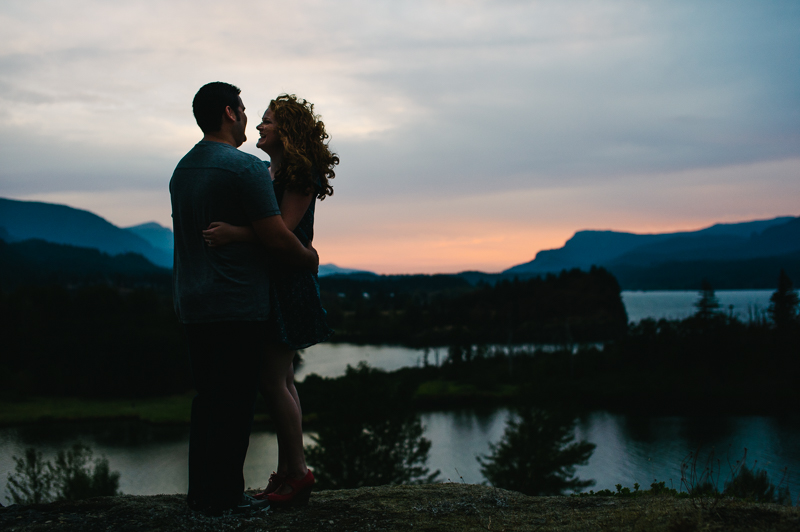 columbia-gorge-engagement-session-020.jpg