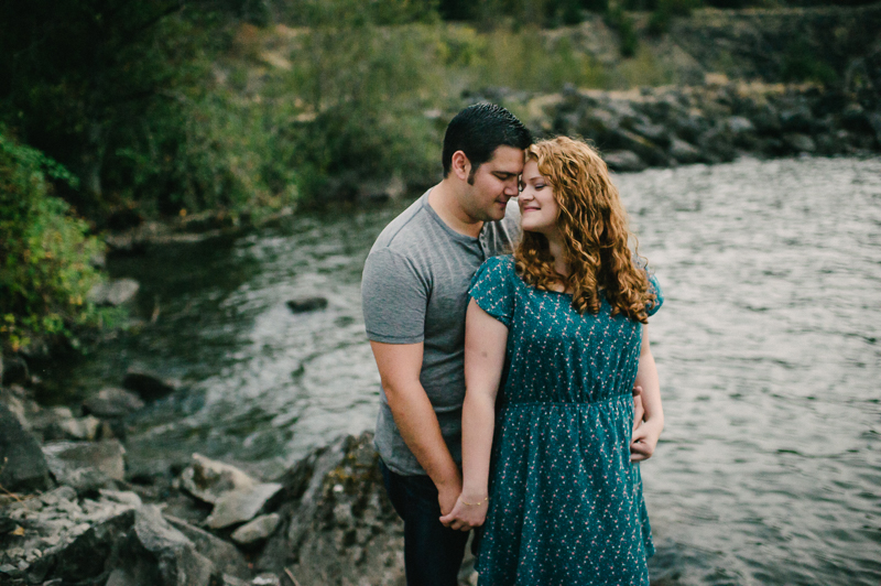 columbia-gorge-engagement-session-026.jpg