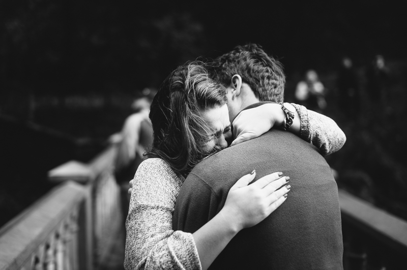 multnomah-falls-proposal-engagement-022.jpg