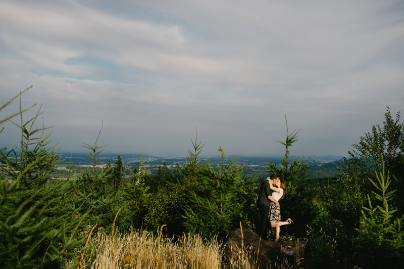scappoose-portland-engagement-forest-viewpoint-011.jpg
