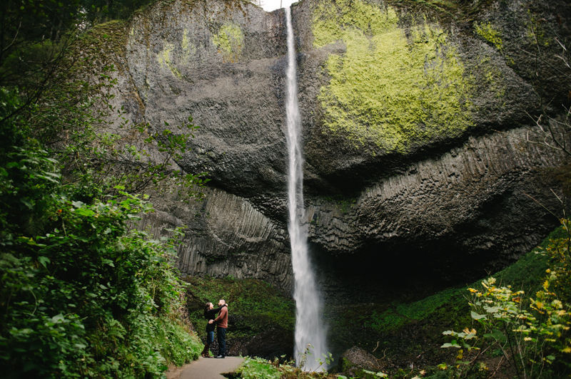 latourell-falls-oregon-engagement-014.jpg