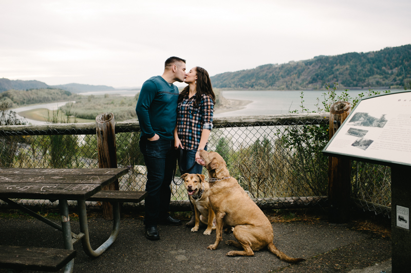 latourell-falls-oregon-engagement-023.jpg