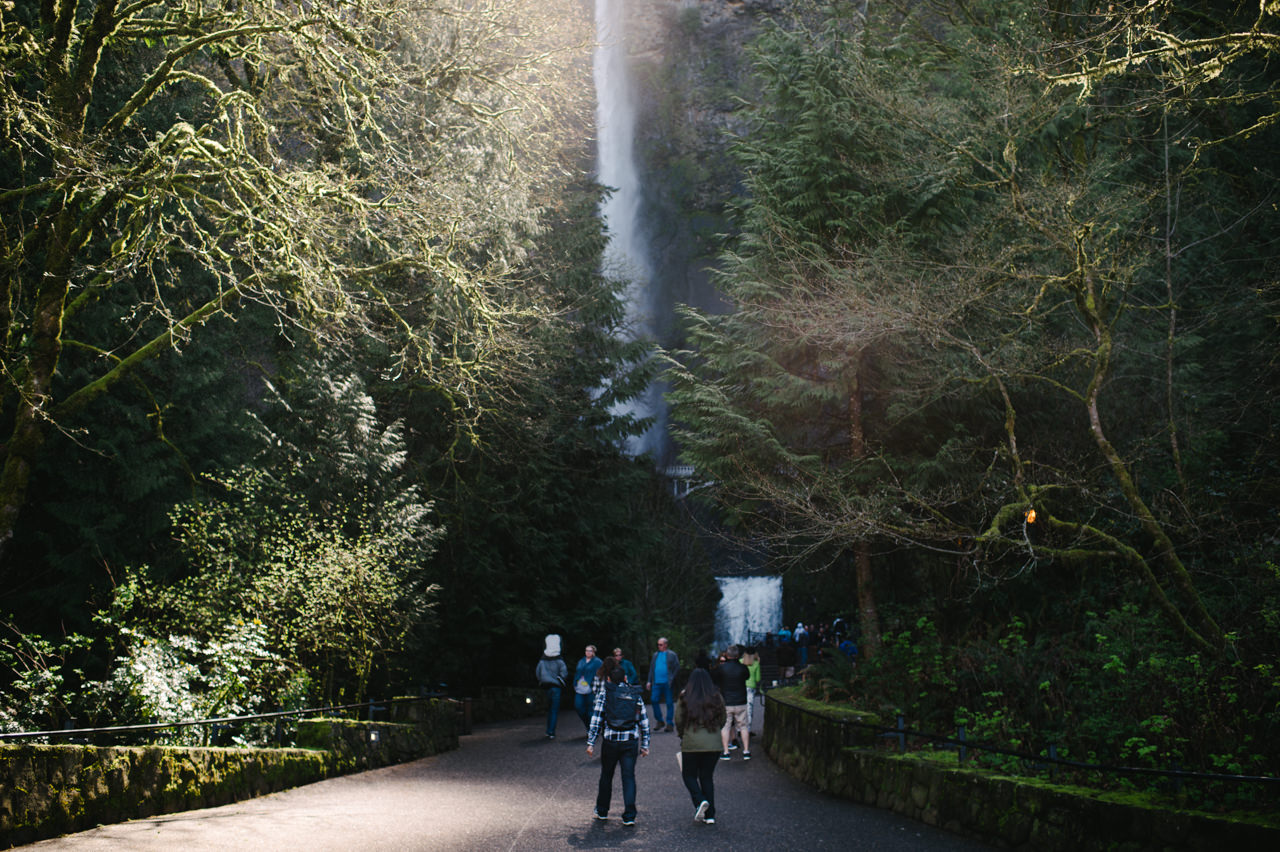 004-multnomah-falls-proposal-engagement-portland.jpg