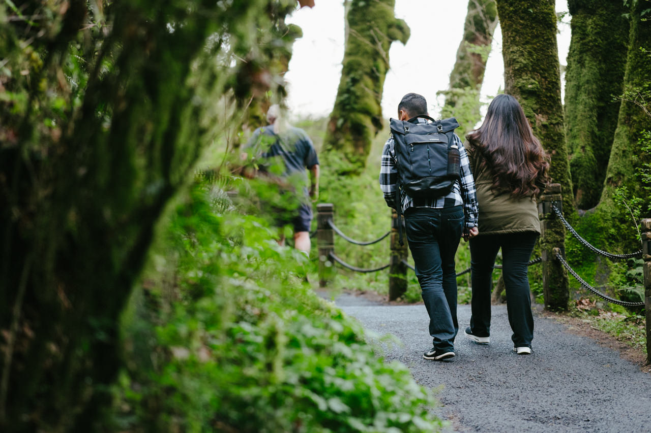 008-multnomah-falls-proposal-engagement-portland.jpg