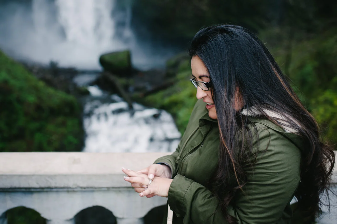 014-multnomah-falls-proposal-engagement-portland.jpg
