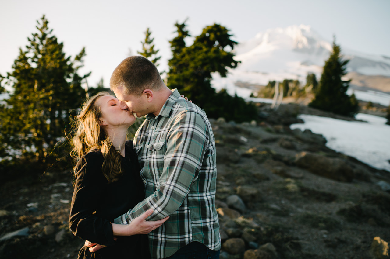 timberline-lodge-oregon-engagement-027.jpg