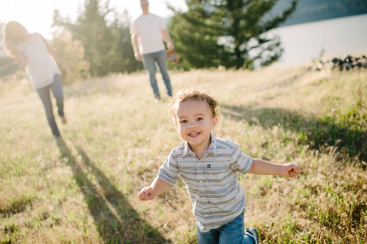 columbia-gorge-family-photographs-maternity-10.jpg