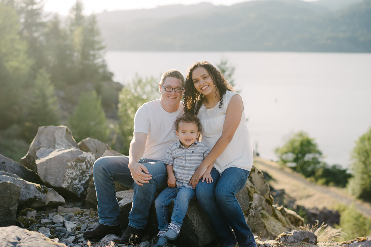 columbia-gorge-family-photographs-maternity-14.jpg