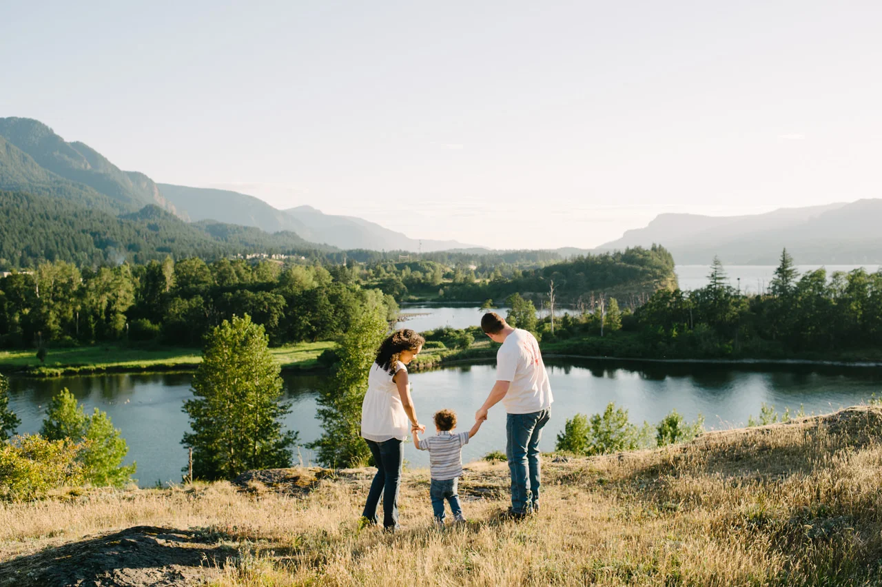 columbia-gorge-family-photographs-maternity-21.jpg