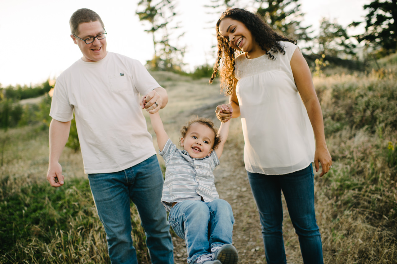 columbia-gorge-family-photographs-maternity-28.jpg