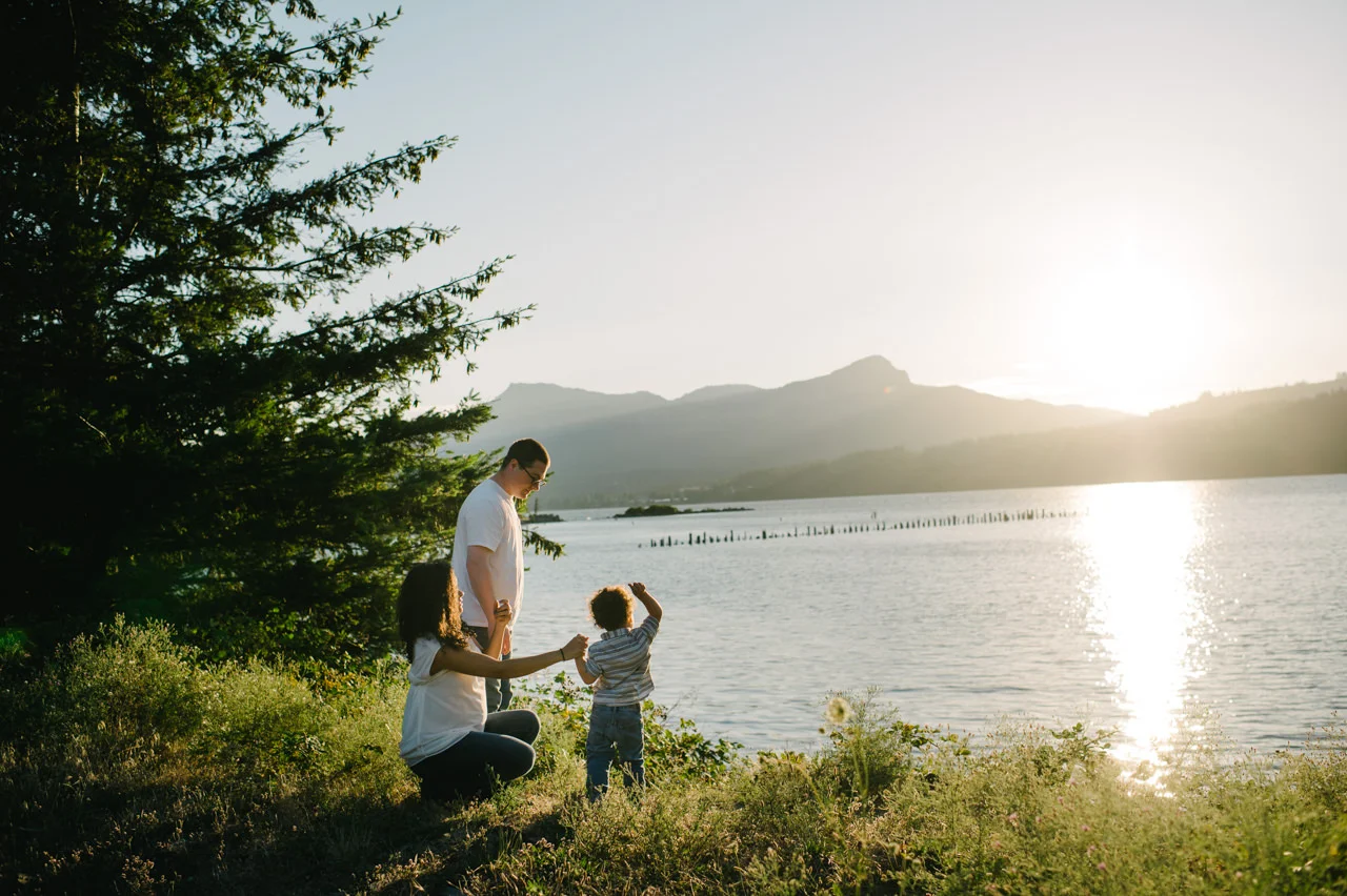 columbia-gorge-family-photographs-maternity-29.jpg