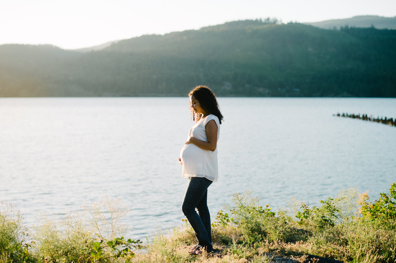 columbia-gorge-family-photographs-maternity-34.jpg