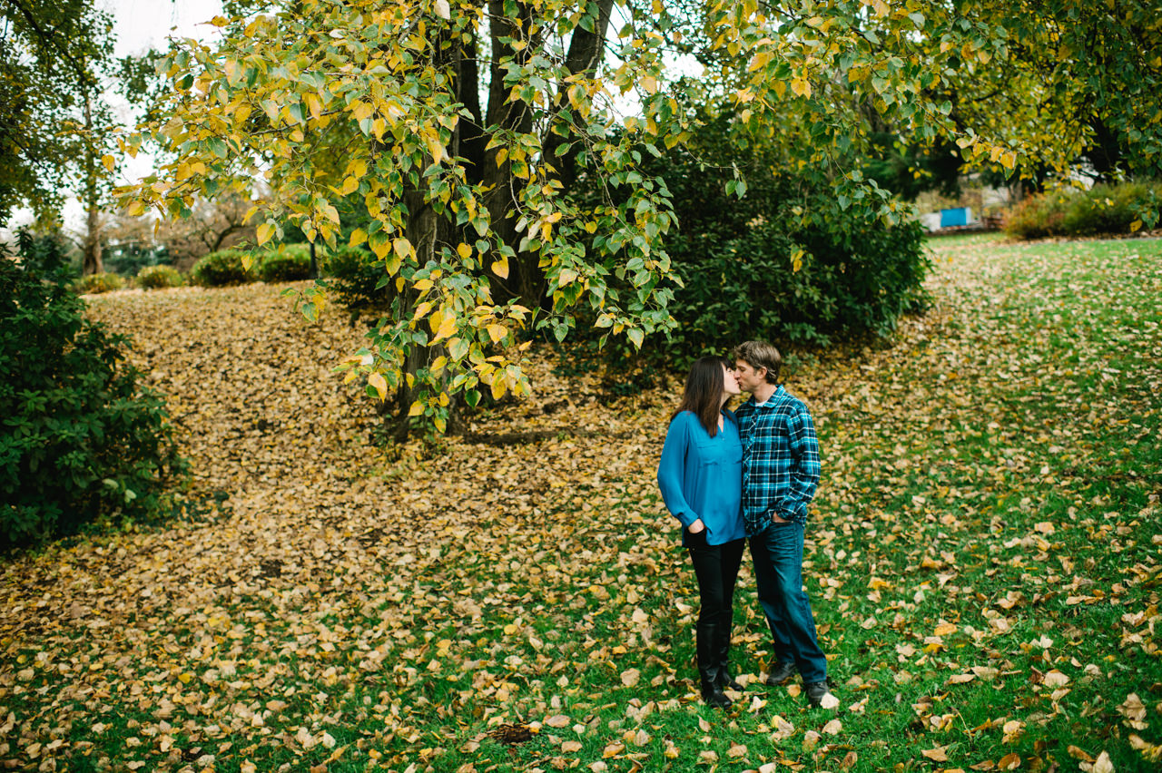 fall-cathedral-park-engagement-09.jpg