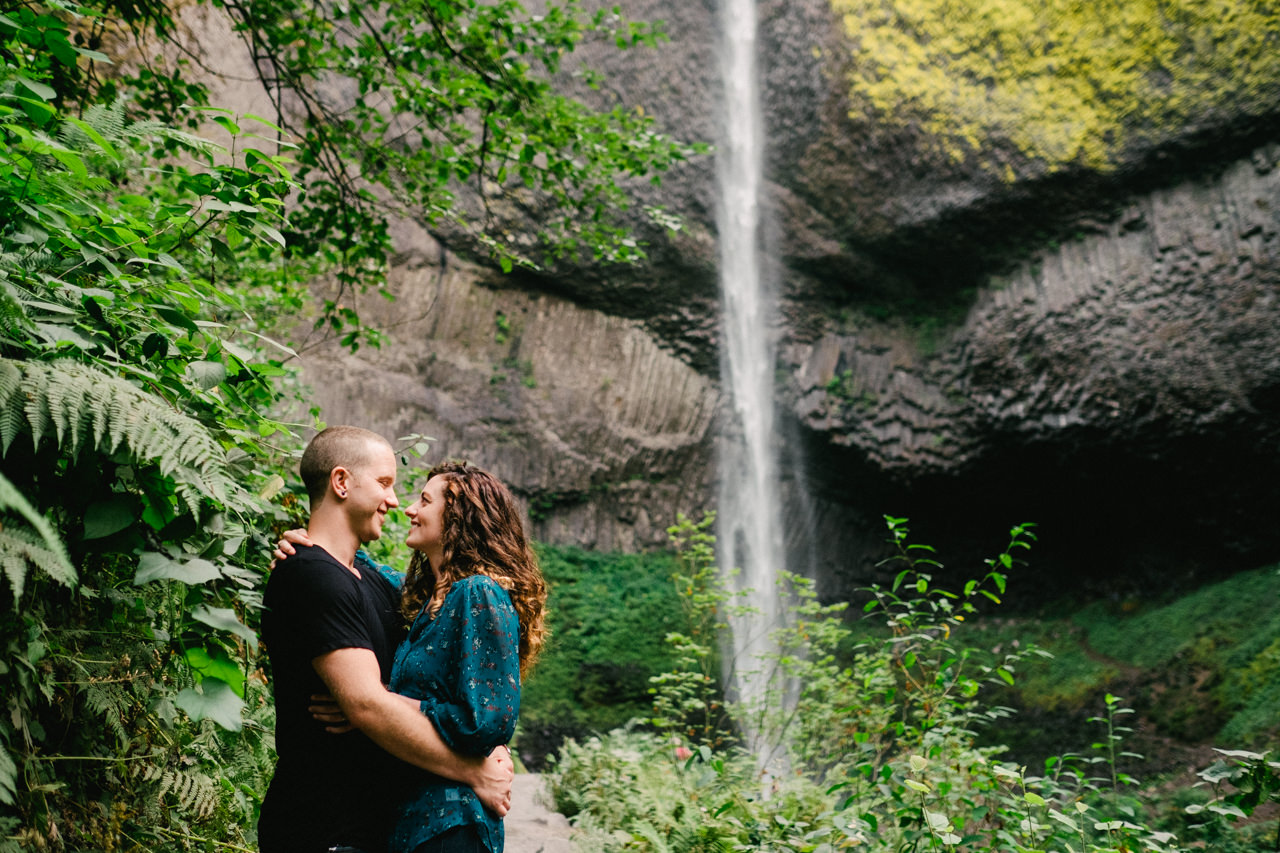 latourell-falls-columbia-gorge-engagement-015.jpg