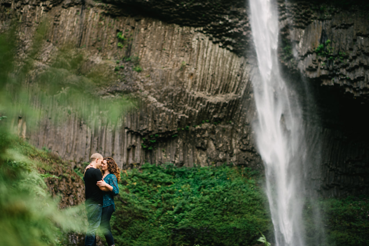 latourell-falls-columbia-gorge-engagement-024.jpg