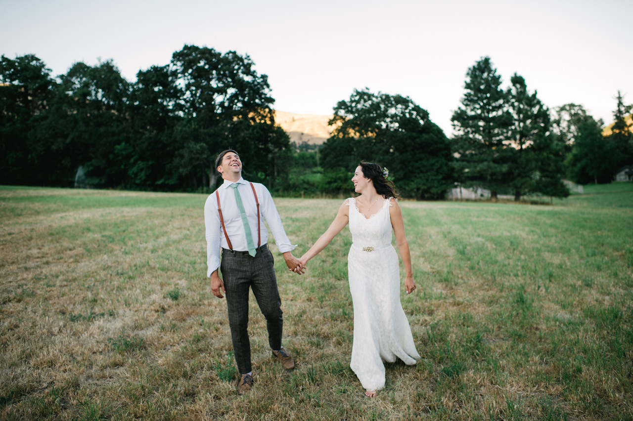 the-dalles-columbia-gorge-backyard-wedding-088.jpg