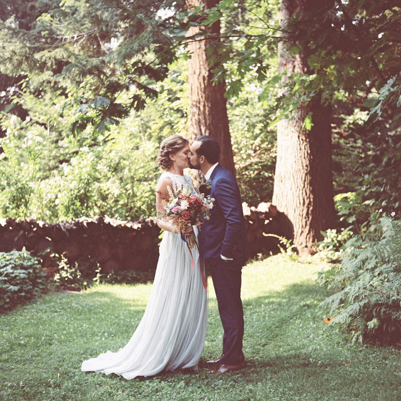 mt-hood-organic-farms-film-wedding-04a.jpg