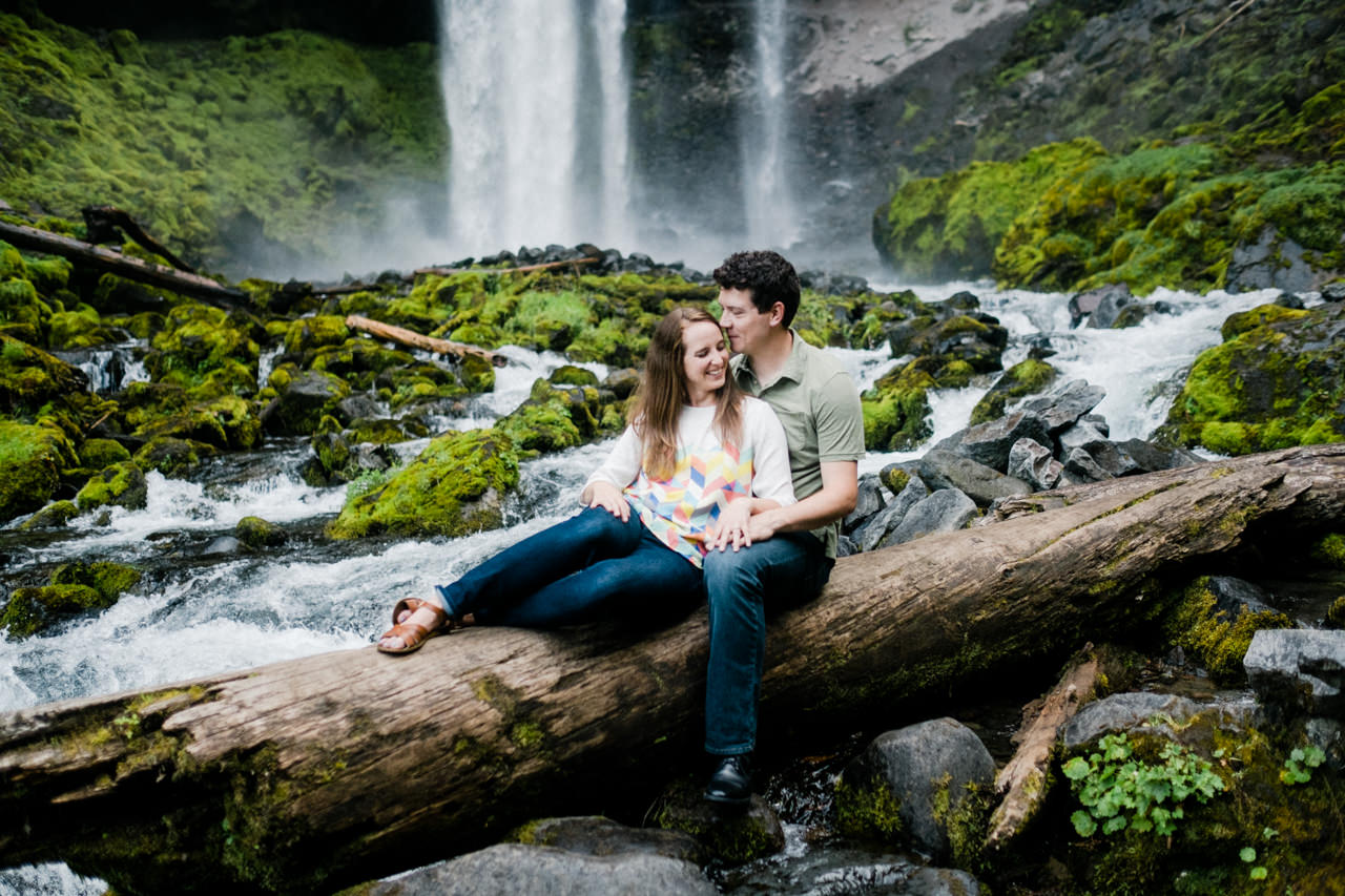 mt-hood-tamawanas-falls-engagement-024.jpg