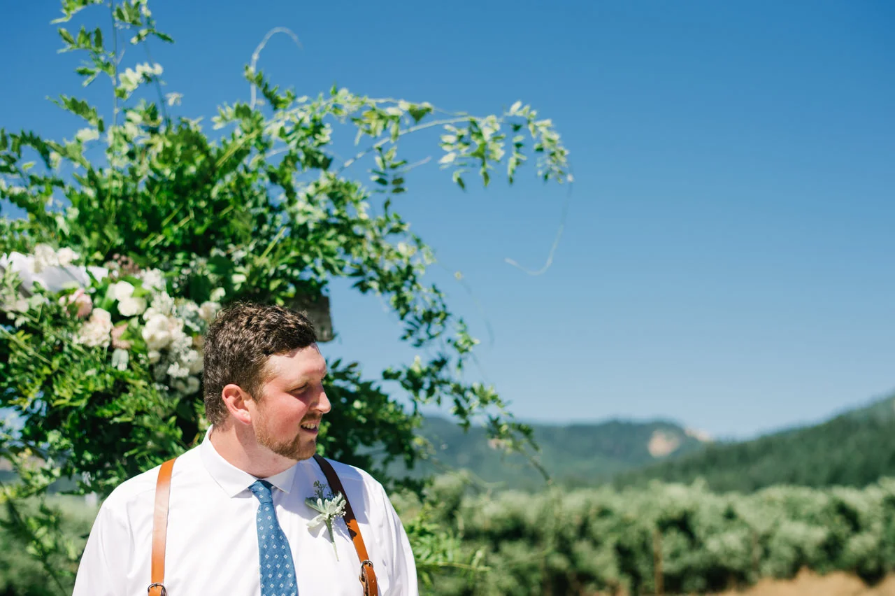 tin-roof-barn-washington-wedding-048.jpg